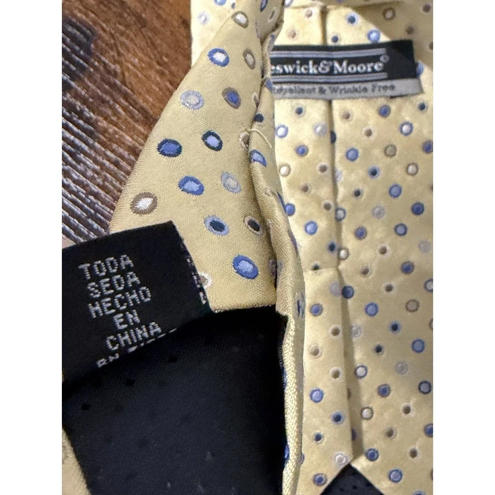 PRESWICK &‎ MOORE Men's 100% Silk Necktie 60